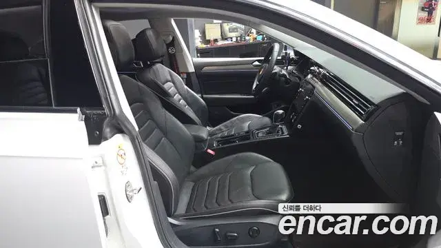 Volkswagen Arteon 2019 — ფოტო 19/20