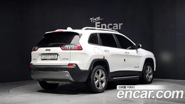 Jeep Cherokee 2020 — Photo 18/20