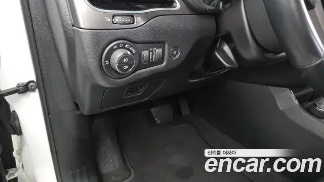 Jeep Cherokee 2020 — Photo 14/20