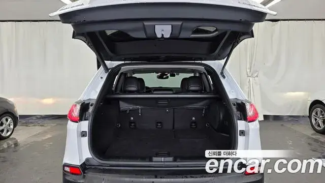 Jeep Cherokee 2020 — Photo 4/20