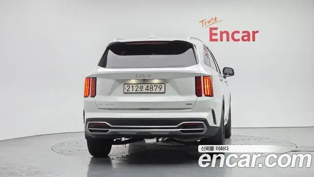 Kia Sorento 2023 — Фото 4/20