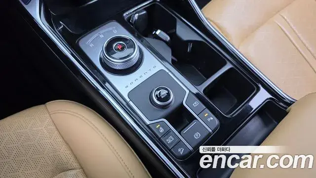 Kia Sorento 2023 — Фото 9/20