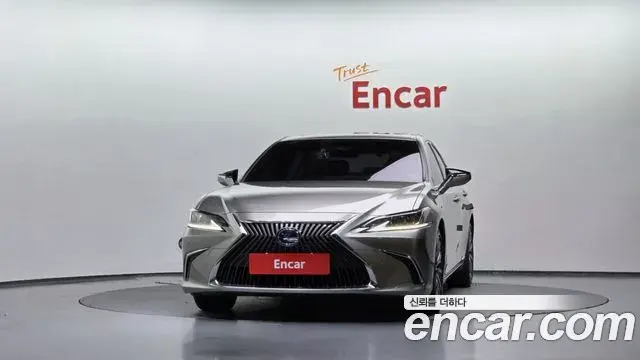 Lexus ES300h 2018 — ფოტო 5/20