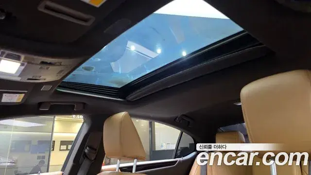Lexus ES300h 2018 — ფოტო 1/20