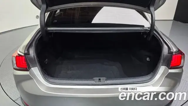 Lexus ES300h 2018 — ფოტო 4/20