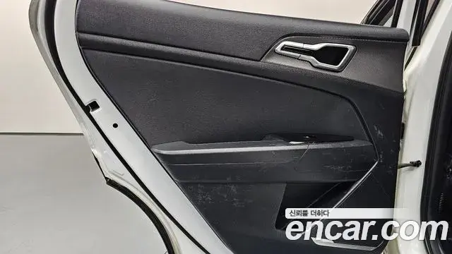 Kia Sportage 2024 — ფოტო 8/31