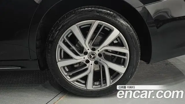 Mercedes-Benz E-Class 2025 — ფოტო 2/34