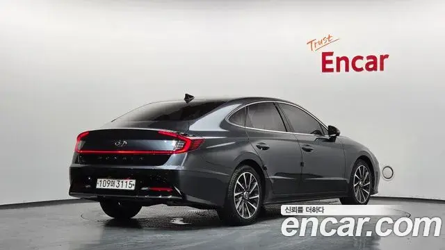 Hyundai Sonata Hybrid 2022 — Şəkil 20/36