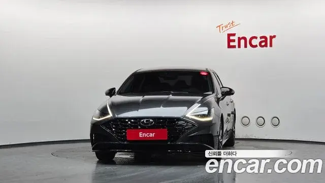 Hyundai Sonata Hybrid 2022 — Şəkil 29/36