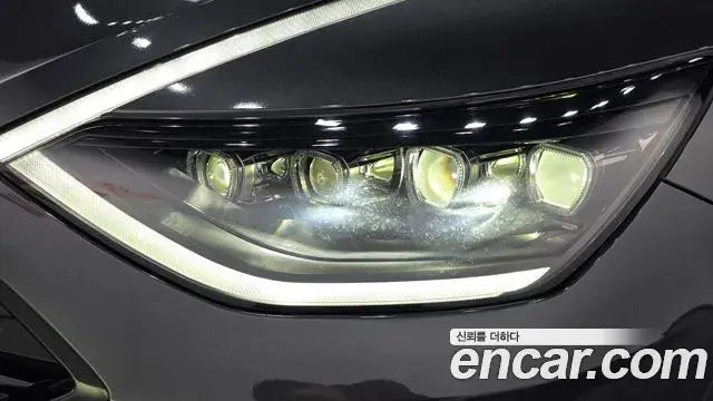 Hyundai Sonata Hybrid 2022 — Şəkil 9/36