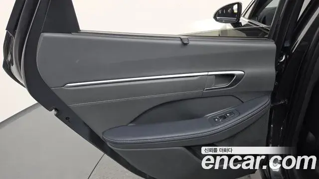 Hyundai Sonata Hybrid 2022 — Şəkil 15/36