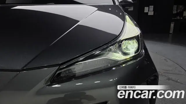 Toyota Prius 2021 — Şəkil 25/32
