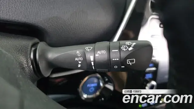 Toyota Prius 2021 — Şəkil 4/32