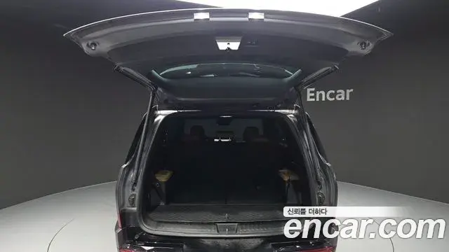 Hyundai Santa Fe 2024 — Photo 8/32