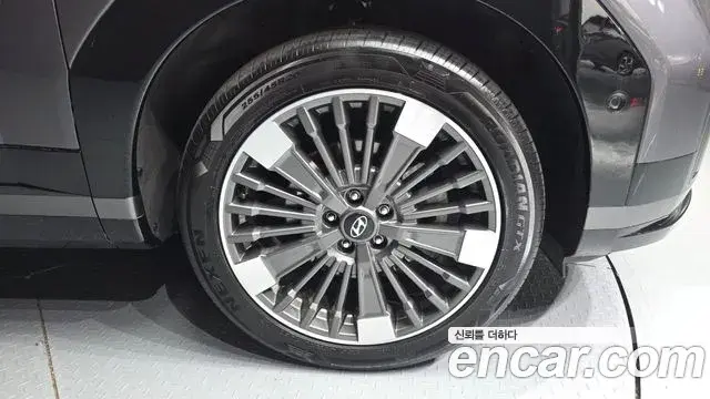 Hyundai Santa Fe 2024 — Photo 16/32