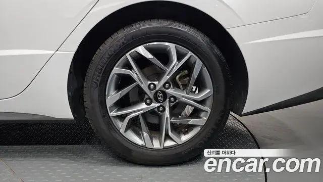 Hyundai Sonata Hybrid 2019 — ფოტო 11/31