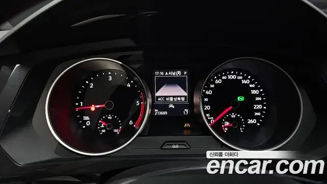 Volkswagen Tiguan 2020 — ფოტო 9/20
