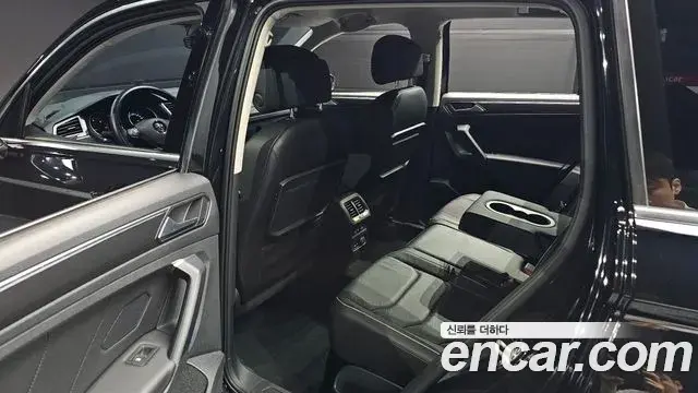 Volkswagen Tiguan 2020 — ფოტო 19/20