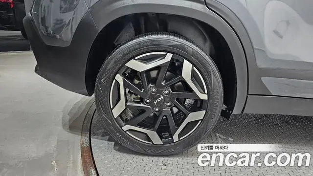 Kia Seltos 2023 — Photo 4/32
