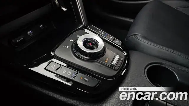 Kia Seltos 2023 — Photo 25/32
