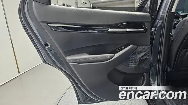 Kia Seltos 2023 — Photo 2/32