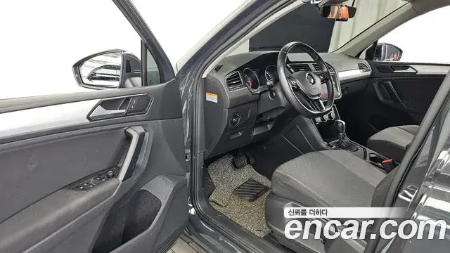 Volkswagen Tiguan 2018 — Photo 34/34
