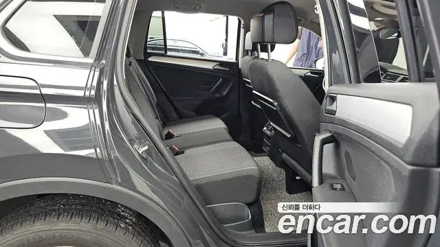 Volkswagen Tiguan 2018 — Photo 2/34