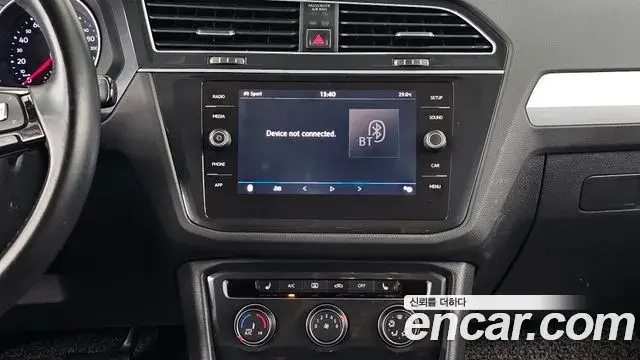 Volkswagen Tiguan 2018 — Photo 3/34