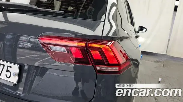 Volkswagen Tiguan 2018 — Photo 27/34