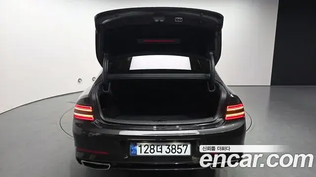 Genesis G80 2022 — Şəkil 30/32