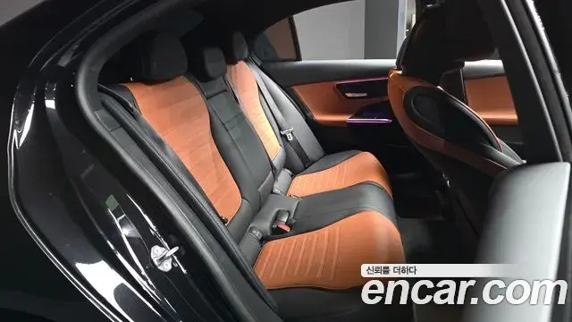 Mercedes-Benz C-Class 2023 — Фото 12/20