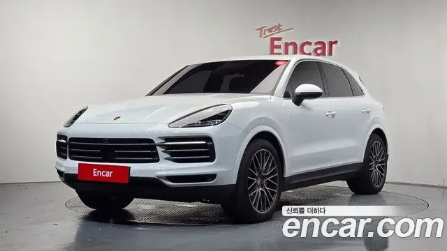 Porsche Cayenne 2021 — ფოტო 22/33