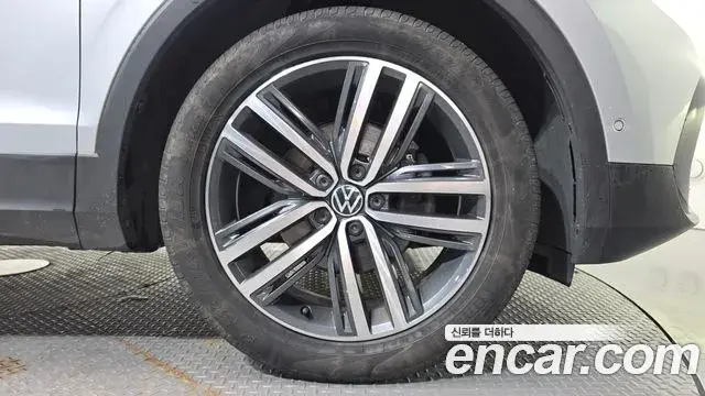 Volkswagen Tiguan 2022 — Şəkil 20/36
