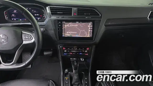 Volkswagen Tiguan 2022 — Şəkil 17/36