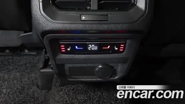 Volkswagen Tiguan 2022 — Şəkil 28/36