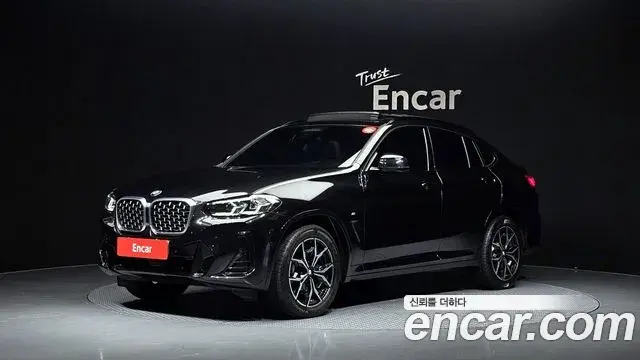 BMW X4 2022 — Photo 9/20