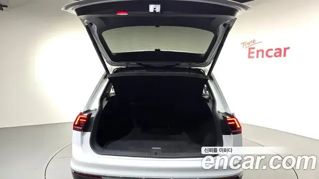 Volkswagen Tiguan 2019 — Şəkil 13/31