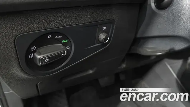 Volkswagen Tiguan 2019 — Şəkil 24/31
