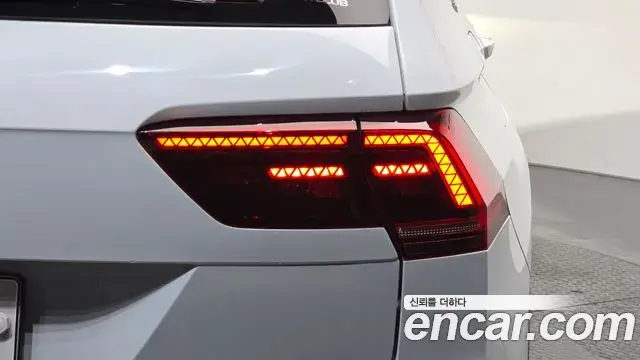 Volkswagen Tiguan 2019 — Şəkil 14/31