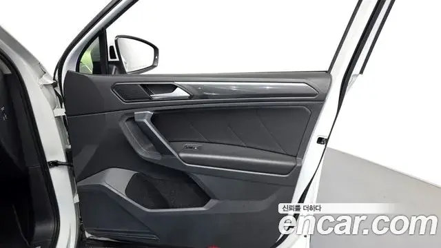 Volkswagen Tiguan 2019 — Şəkil 12/31