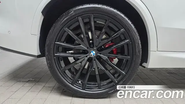 BMW X5 2025 — Şəkil 28/32