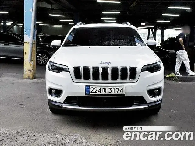 Jeep Cherokee 2021 — ფოტო 12/20