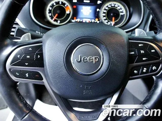 Jeep Cherokee 2021 — ფოტო 4/20