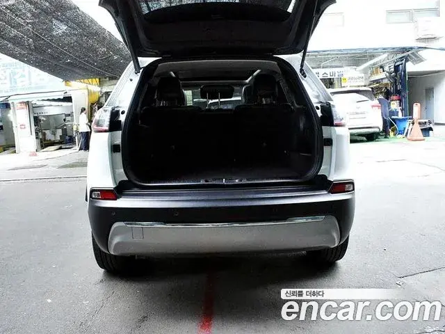 Jeep Cherokee 2021 — ფოტო 19/20