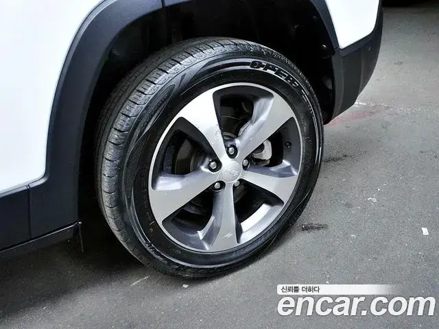 Jeep Cherokee 2021 — ფოტო 11/20