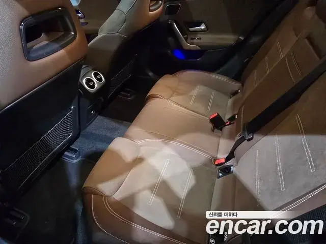 Mercedes-Benz CLA-Class 2025 — Фото 12/19