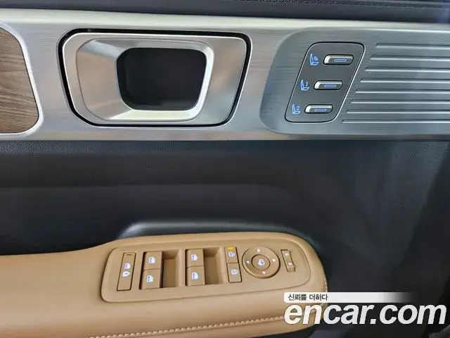 Hyundai Santa Fe 2024 — ფოტო 19/20