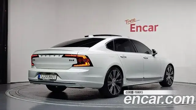 Volvo S90 2021 — Photo 9/31