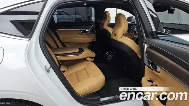 Volvo S90 2021 — Photo 31/31