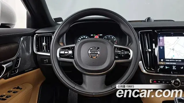 Volvo S90 2021 — Photo 10/31